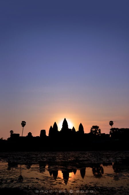 Angkor Wat sunrise. © Copyright Gary Ng.