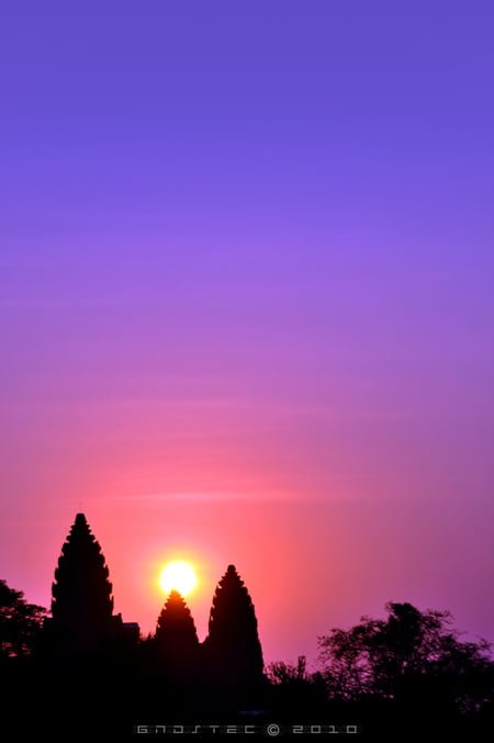 Angkor Wat sunrise. © Copyright Gary Ng.