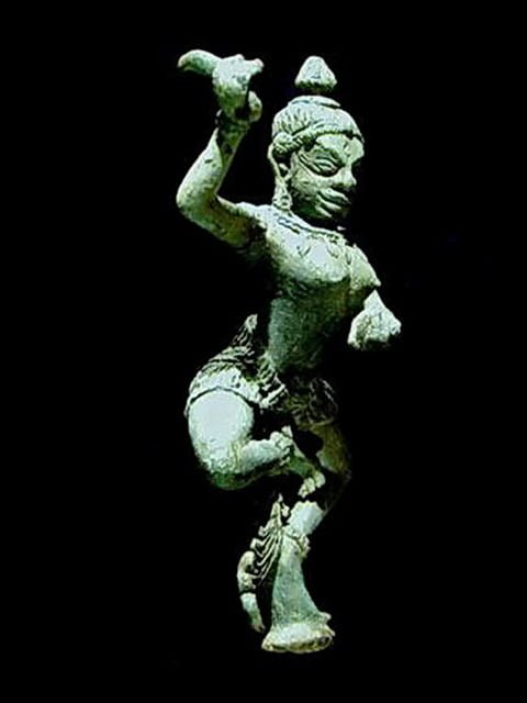 Khmer bronze Tantric yogini with clues to Southeast Asian rituals.