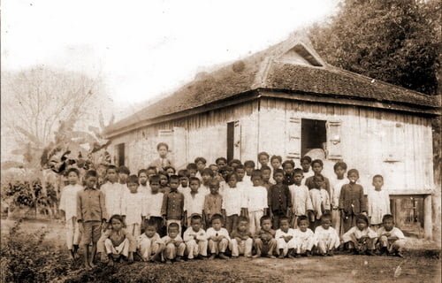 School, teacher & students in Mongkol Borei, near Banteay Chhmar. © National Museum of Cambodia