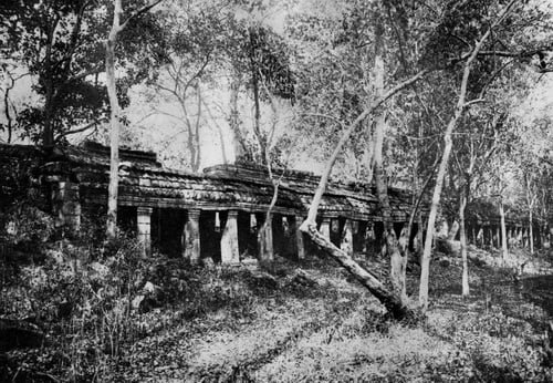 A-Banteay-Chhmar-1937-05 South gallery at Banteay Chhmar