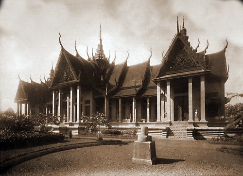 Its classic Khmer style and sweeping spires make the National Museum of Cambodia one of the most beautiful repositories of art and heritage in the world.