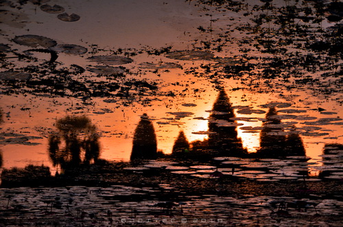 Angkor Wat at Dawn. Light of an Ancient Empire © Copyright Gary Ng.