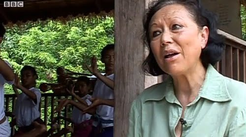 BBC-NKFC-Ravynn-Karet-Coxen-02 Ravynn Karet Coxen founded a school to teach the sacred dance arts of Cambodia in a pure setting. Her troupe has performed for King Sihamoni of Cambodia and has also performed ritual dances of purification at many important temples built by the Khmer civilization.