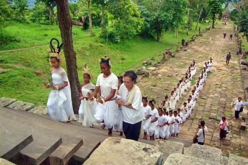 At Preah Vihear temple, the NKFC Sacred Dancers of Angkor troupe perform a blessing ritual calling for peace. August 2011.